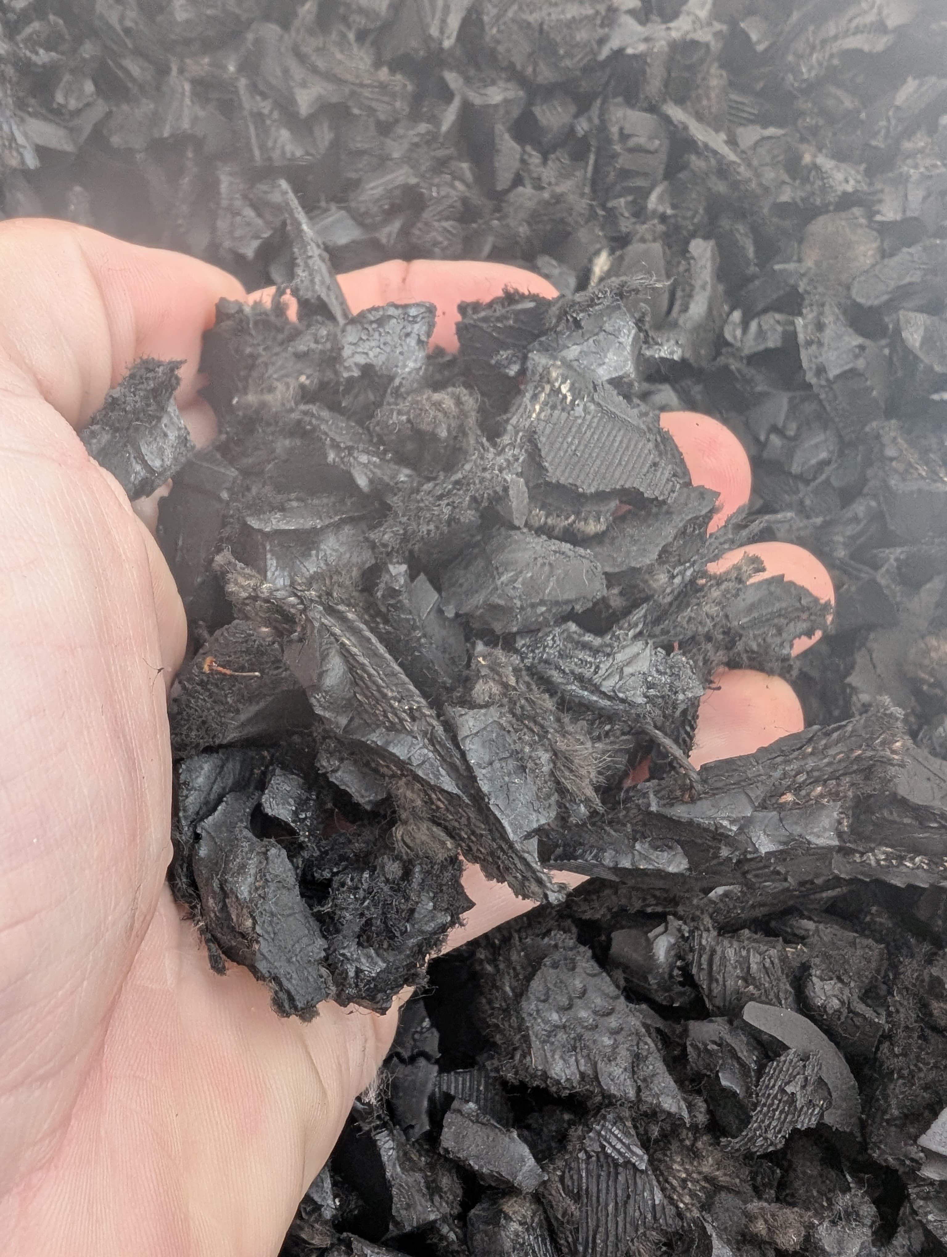Black Rubber Mulch Nuggets
